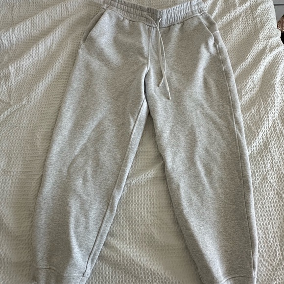 lululemon athletica Pants & Jumpsuits Loungeful Cropped Jogger
